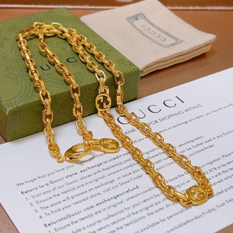 G*u*i necklaces